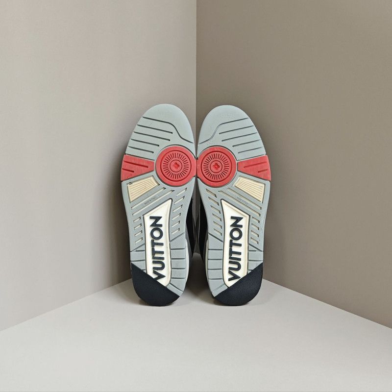 Louis Vuitton Louis Vuitton Trendy Low-Top Sneakers for Men 0079 Size US 8.5 / EU 41-42 - 4 Thumbnail