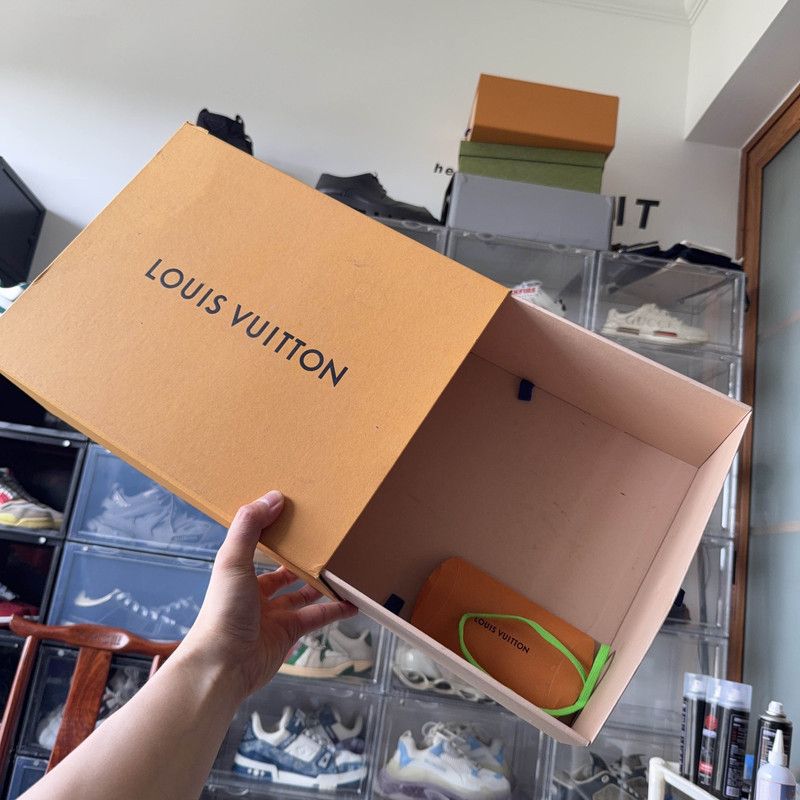 Louis Vuitton Louis Vuitton Trainer Green and White Low-Top Sneakers 0079 Size US 8 / EU 41 - 6 Thumbnail