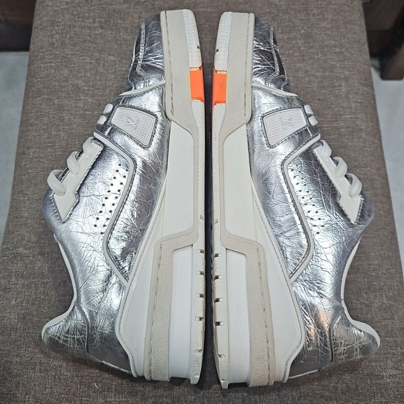 Louis Vuitton Louis Vuitton Metallic Silver Trainer Sneakers 0079 Size US 8.5 / EU 41-42 - 8 Thumbnail