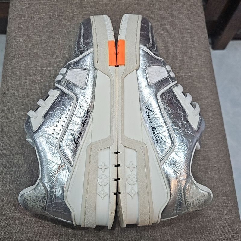 Louis Vuitton Louis Vuitton Metallic Silver Trainer Sneakers 0079 Size US 8.5 / EU 41-42 - 7 Thumbnail