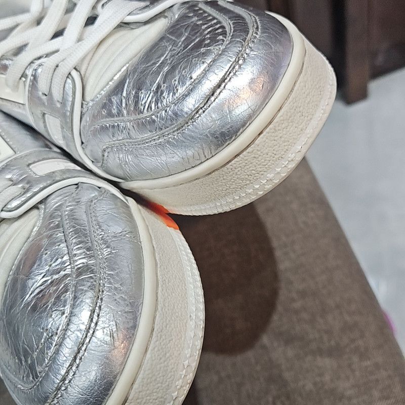 Louis Vuitton Louis Vuitton Metallic Silver Trainer Sneakers 0079 Size US 8.5 / EU 41-42 - 10 Thumbnail