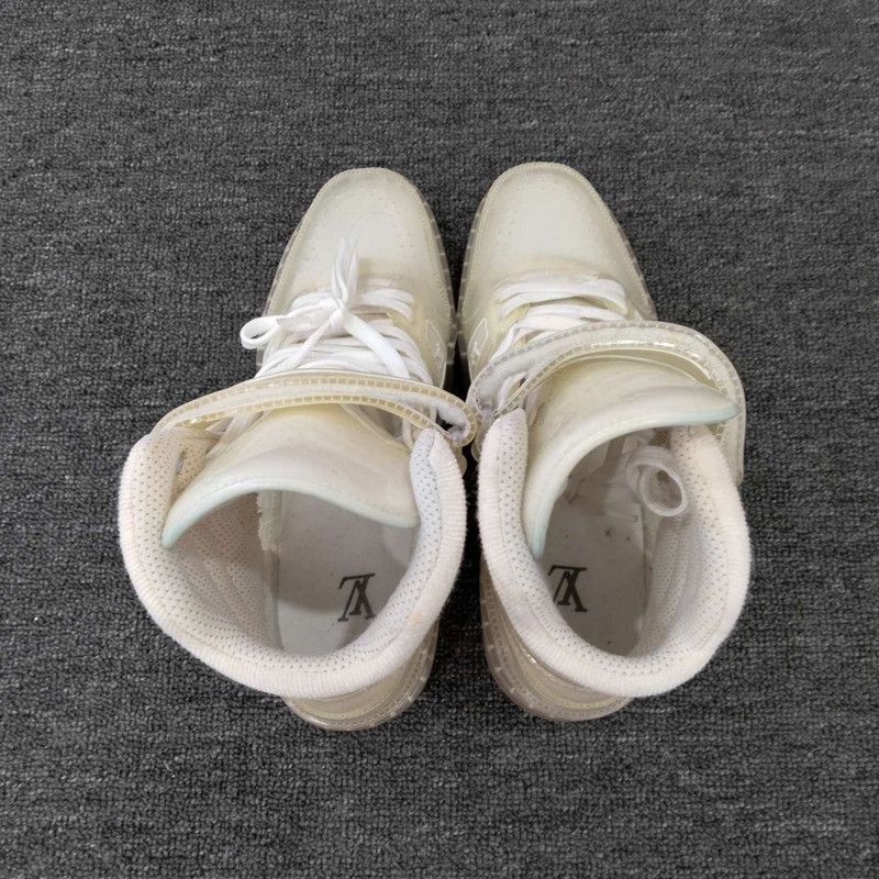 Louis Vuitton Louis Vuitton High Top Trainer Sneakers for Men 0079 Size US 7 / EU 40 - 8 Thumbnail