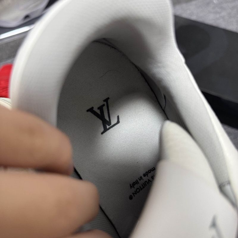 Louis Vuitton Louis Vuitton White Leather Trainer Sneakers 0079 Size US 12 / EU 45 - 9 Thumbnail