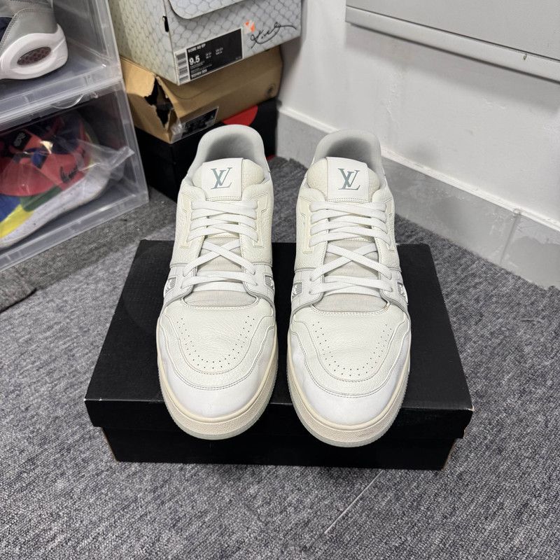 Louis Vuitton Louis Vuitton White Leather Trainer Sneakers 0079 Size US 12 / EU 45 - 2 Thumbnail