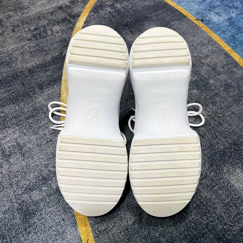 Louis Vuitton Louis Vuitton Leather Sports Sneakers in Black and Blue 0079 Size US 8 / EU 41 - 4 Thumbnail