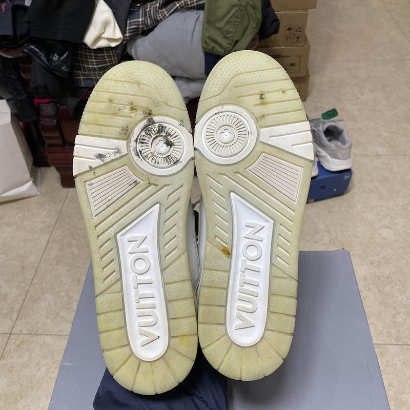 Louis Vuitton Louis Vuitton White Trainer Fashion Sneakers 0079 Size US 10.5 / EU 43-44 - 4 Thumbnail
