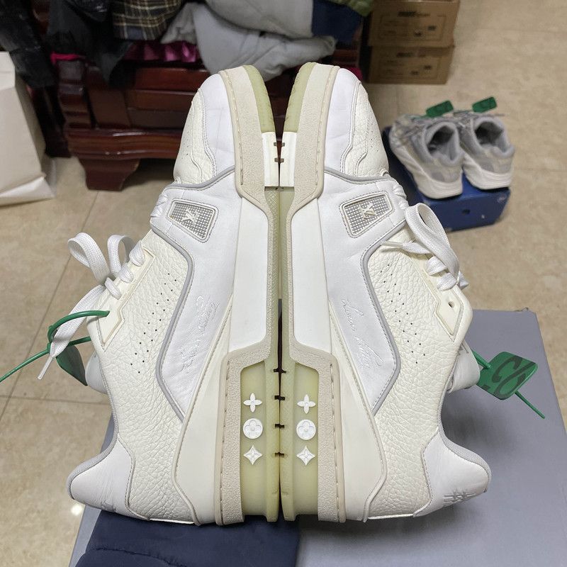 Louis Vuitton Louis Vuitton White Trainer Fashion Sneakers 0079 Size US 10.5 / EU 43-44 - 10 Thumbnail