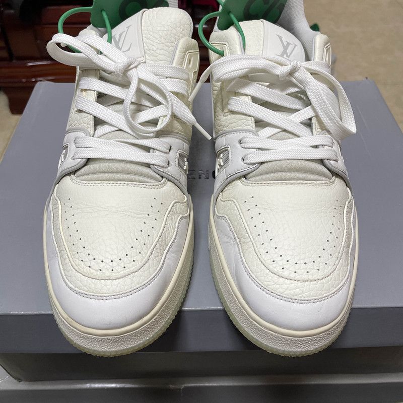 Louis Vuitton Louis Vuitton White Trainer Fashion Sneakers 0079 Size US 10.5 / EU 43-44 - 11 Thumbnail