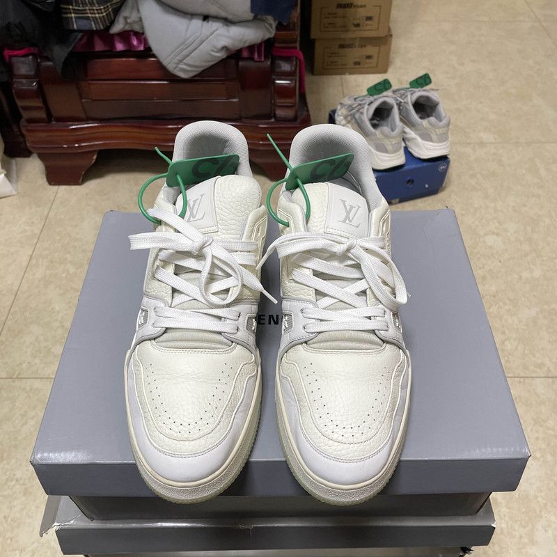 Louis Vuitton Louis Vuitton White Trainer Fashion Sneakers 0079 Size US 10.5 / EU 43-44 - 2 Thumbnail