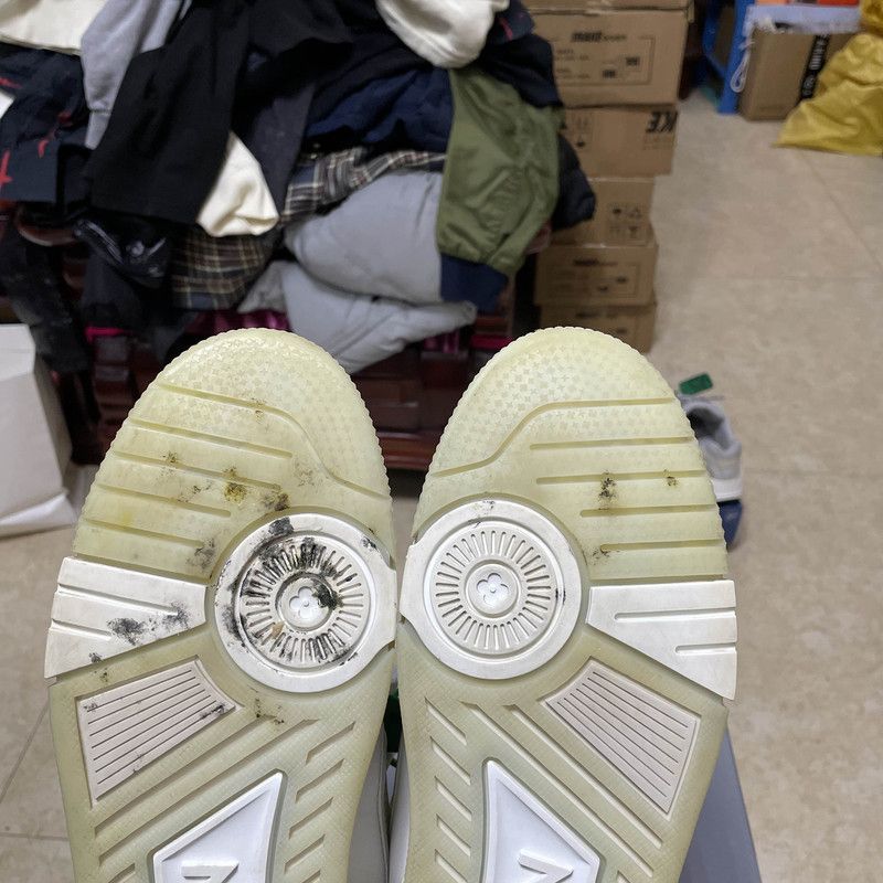 Louis Vuitton Louis Vuitton White Trainer Fashion Sneakers 0079 Size US 10.5 / EU 43-44 - 8 Thumbnail