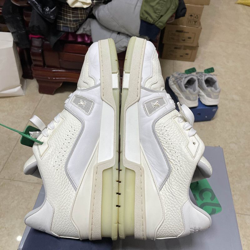Louis Vuitton Louis Vuitton White Trainer Fashion Sneakers 0079 Size US 10.5 / EU 43-44 - 9 Thumbnail