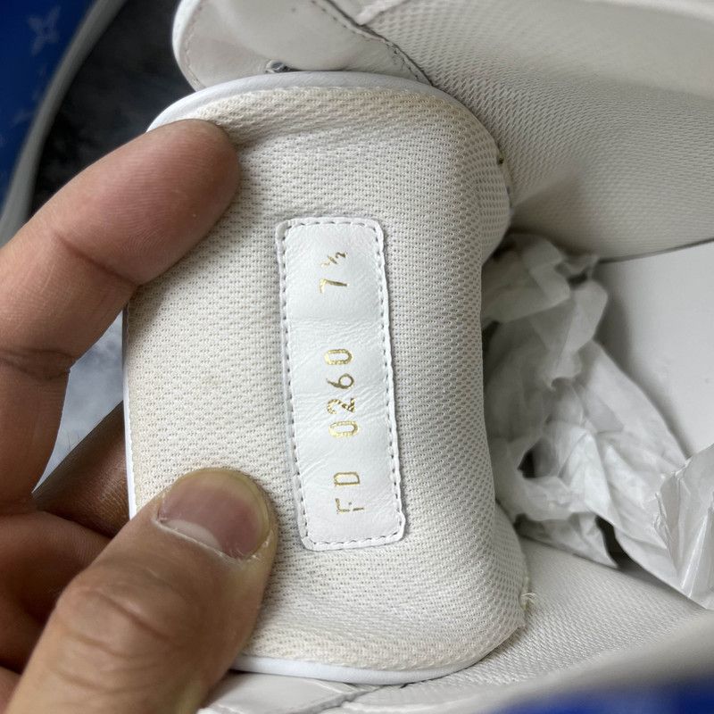 Louis Vuitton Louis Vuitton Tattoo Monogram Clouds Sneakers 0079 Size US 8 / EU 41 - 5 Thumbnail