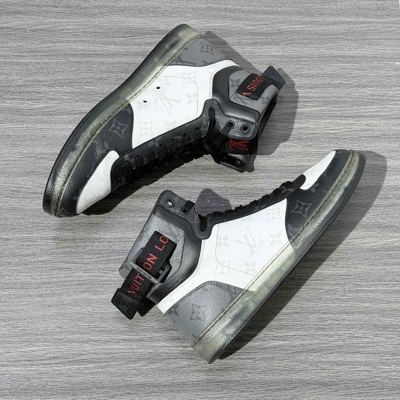 Louis Vuitton Louis Vuitton Rivoli Casual Sneakers in White and Blue 0079 Size US 8.5 / EU 41-42 - 7 Thumbnail