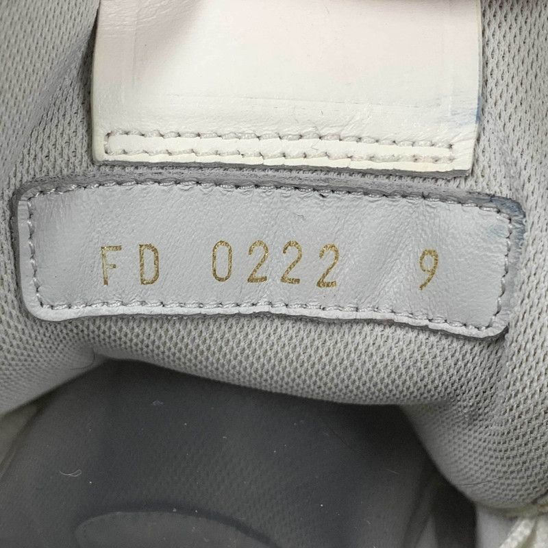 Louis Vuitton Louis Vuitton White Cement Trainer Sneakers for Men 0079 Size US 10.5 / EU 43-44 - 5 Thumbnail
