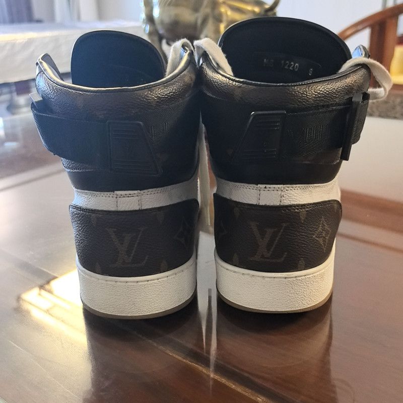Louis Vuitton Louis Vuitton Rivoli Monogram Strass Sneakers 0079 Size US 8.5 / EU 41-42 - 3 Thumbnail