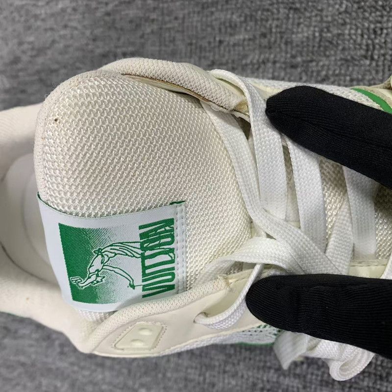 Louis Vuitton Louis Vuitton Retro Green Accent Low-Top Sneakers 0079 Size US 11 / EU 44 - 9 Thumbnail