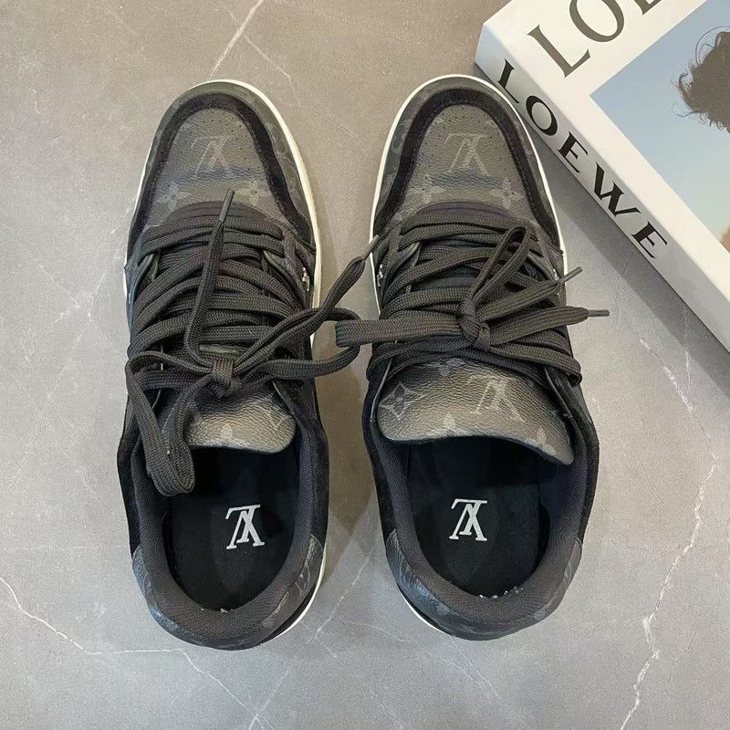 Louis Vuitton Louis Vuitton Trainer Low Top Fashion Sneakers for Men 0079 Size US 9.5 / EU 42-43 - 5 Thumbnail