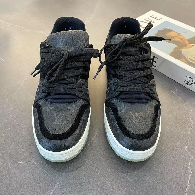 Louis Vuitton Louis Vuitton Trainer Low Top Fashion Sneakers for Men 0079 Size US 9.5 / EU 42-43 - 4 Thumbnail