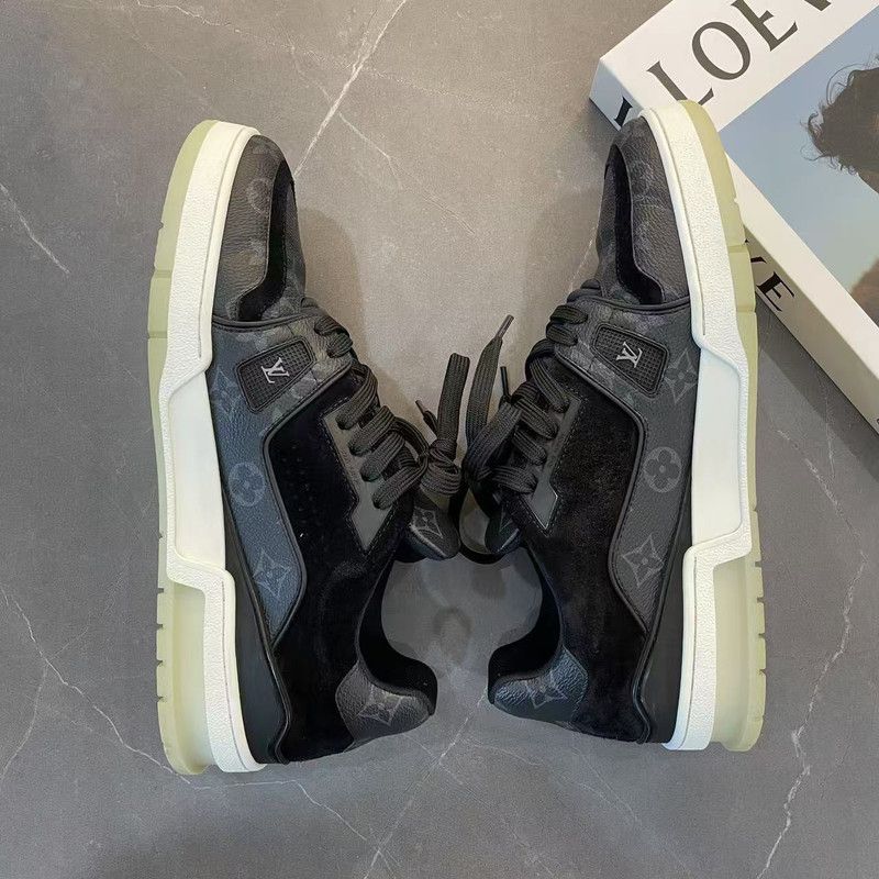 Louis Vuitton Louis Vuitton Trainer Low Top Fashion Sneakers for Men 0079 Size US 9.5 / EU 42-43 - 8 Thumbnail