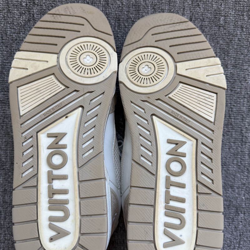 Louis Vuitton Louis Vuitton Trainer Low-top Fashion Sneakers in Khaki 0079 Size US 7.5 / EU 40-41 - 4 Thumbnail