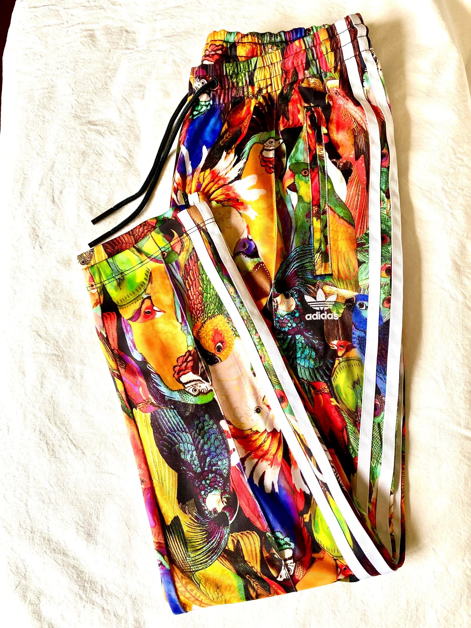 Adidas Adidas x Farm Rio Farm Rio Passaredo Tropical Parrot Pants Size 27" / US 4 / IT 40 - 4 Thumbnail