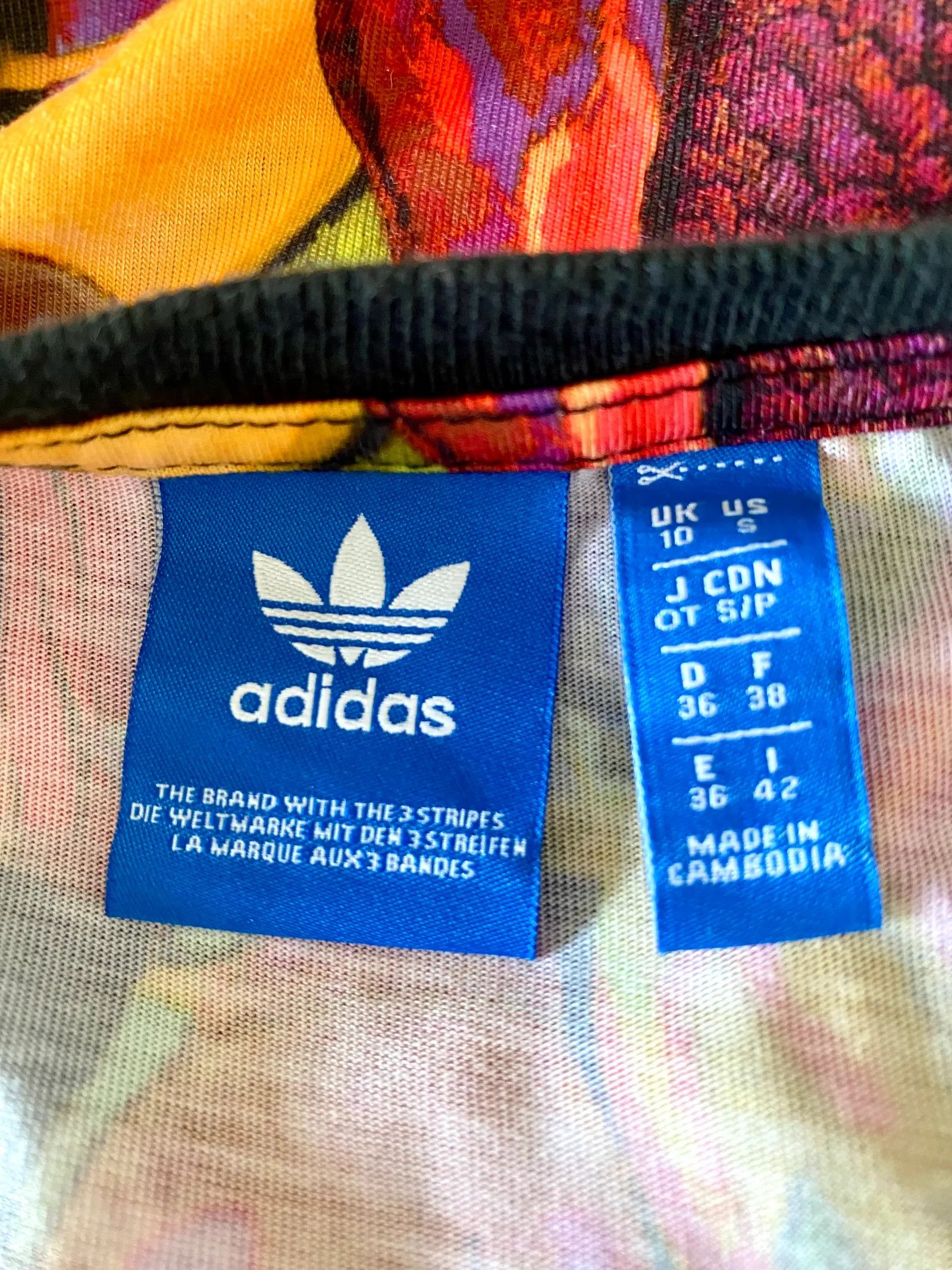 Adidas Adidas x Farm Rio Farm Rio Passaredo Tropical Parrot Sweater Size S / US 4 / IT 40 - 2 Thumbnail