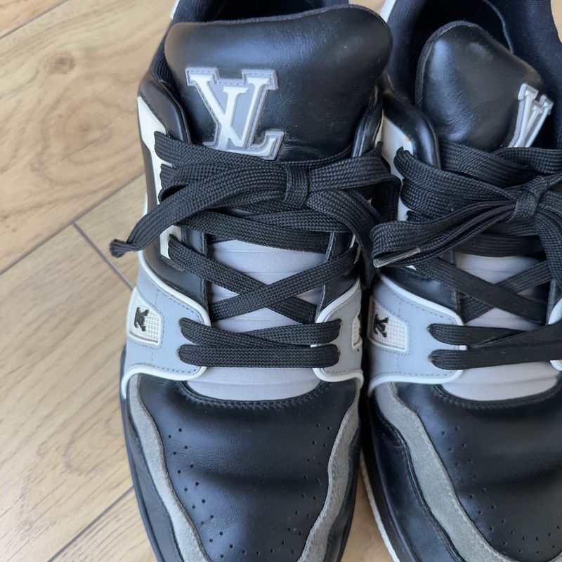 Louis Vuitton Louis Vuitton Black Low-Top Trainer Sneakers 0079 Size US 9.5 / EU 42-43 - 6 Thumbnail