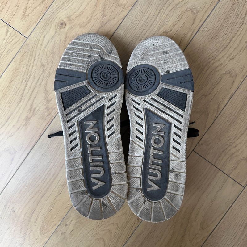 Louis Vuitton Louis Vuitton Black Low-Top Trainer Sneakers 0079 Size US 9.5 / EU 42-43 - 4 Thumbnail