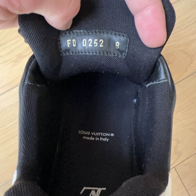 Louis Vuitton Louis Vuitton Black Low-Top Trainer Sneakers 0079 Size US 9.5 / EU 42-43 - 5 Thumbnail