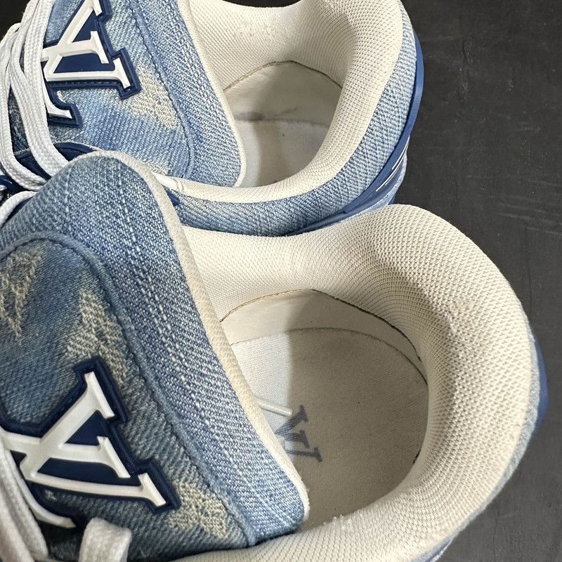 Louis Vuitton Louis Vuitton Blue Trainer Sneakers for Men 0079 Size US 9.5 / EU 42-43 - 7 Thumbnail