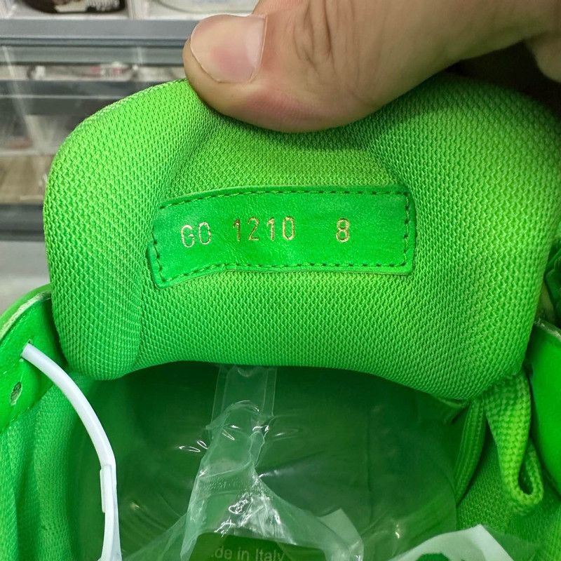 Louis Vuitton Louis Vuitton Trainer Fashion Sneakers in Green 0079 Size US 9.5 / EU 42-43 - 5 Thumbnail
