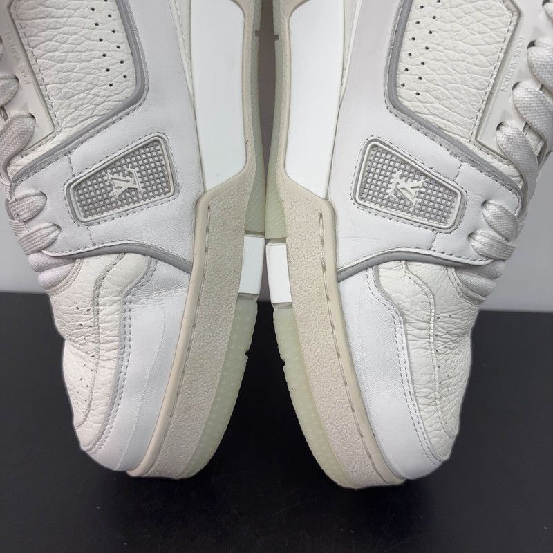 Louis Vuitton Louis Vuitton White Trainer Low-top Fashion Sneakers 0079 Size US 8.5 / EU 41-42 - 13 Thumbnail