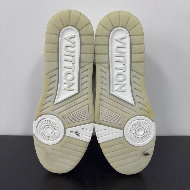 Louis Vuitton Louis Vuitton White Trainer Low-top Fashion Sneakers 0079 Size US 8.5 / EU 41-42 - 4 Thumbnail
