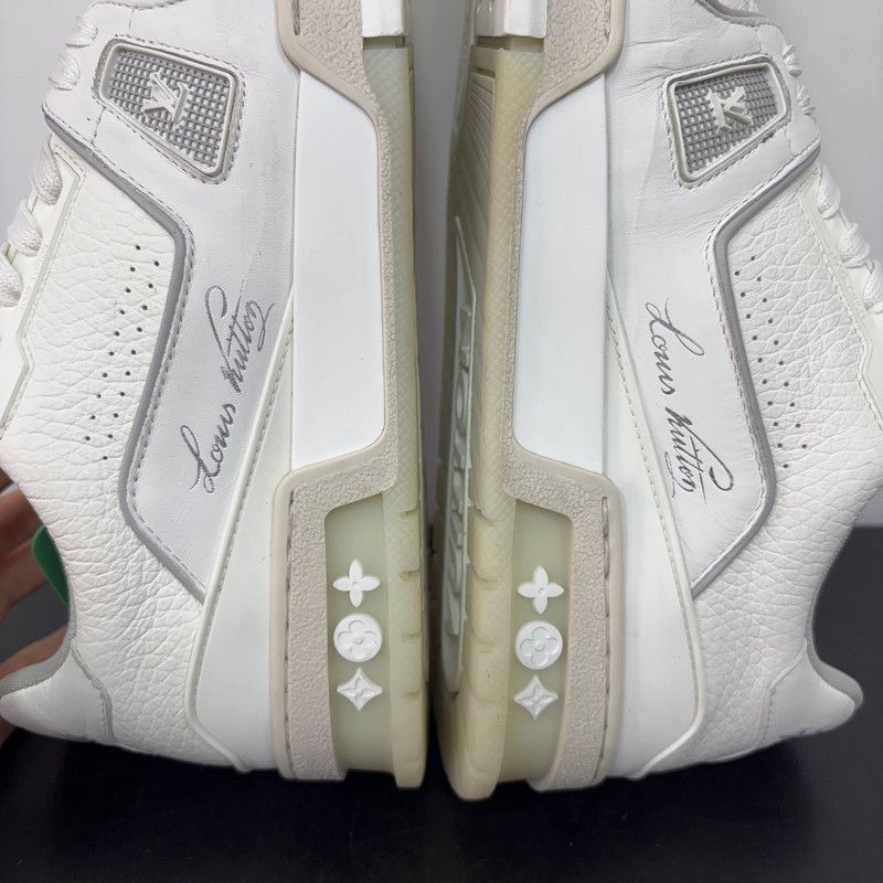 Louis Vuitton Louis Vuitton White Trainer Low-top Fashion Sneakers 0079 Size US 8.5 / EU 41-42 - 8 Thumbnail