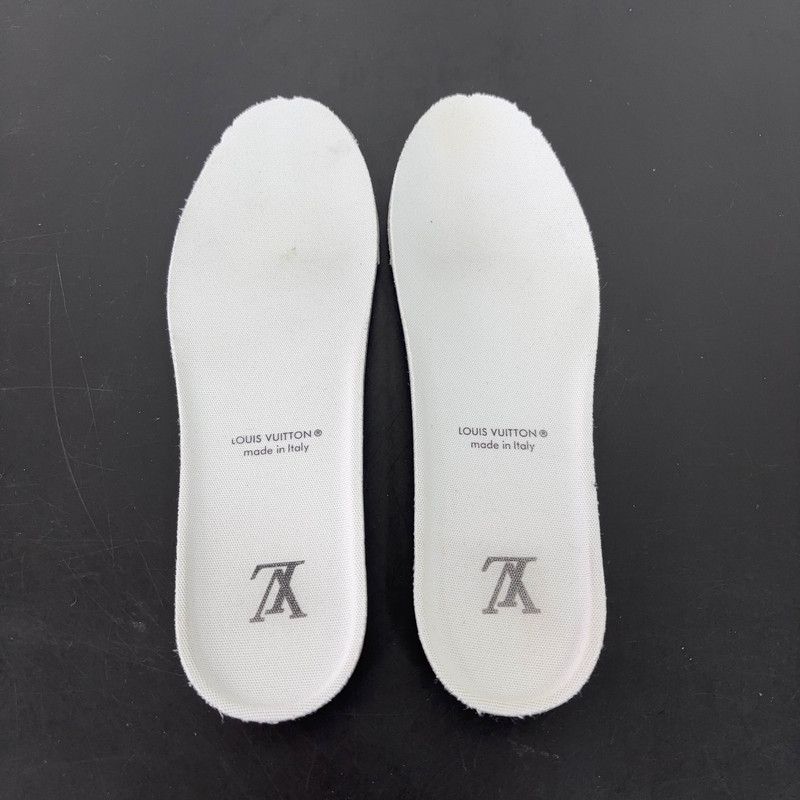 Louis Vuitton Louis Vuitton White Trainer Low-top Fashion Sneakers 0079 Size US 8.5 / EU 41-42 - 12 Thumbnail