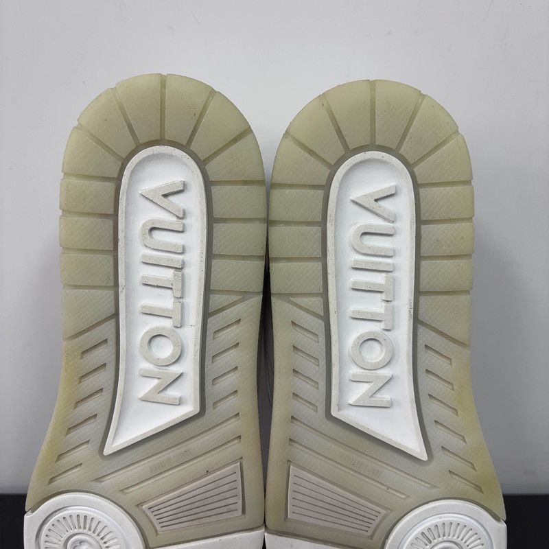 Louis Vuitton Louis Vuitton White Trainer Low-top Fashion Sneakers 0079 Size US 8.5 / EU 41-42 - 11 Thumbnail