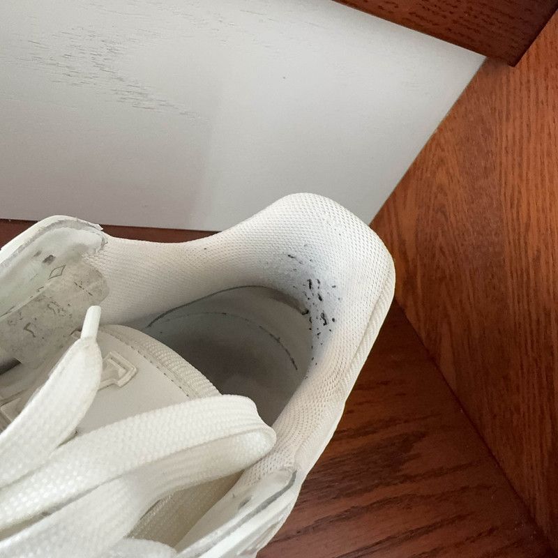 Louis Vuitton Louis Vuitton Trainer Sneaker in White 0079 Size US 9.5 / EU 42-43 - 14 Thumbnail