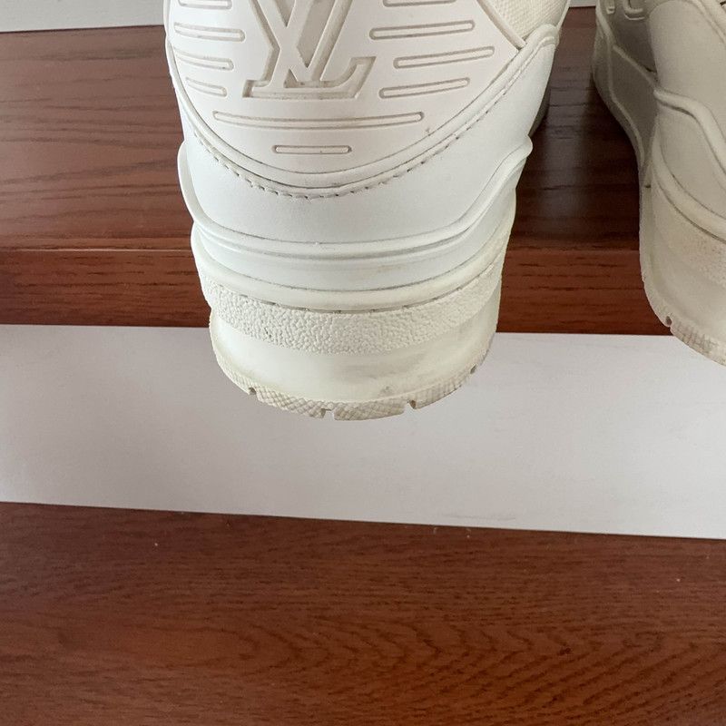 Louis Vuitton Louis Vuitton Trainer Sneaker in White 0079 Size US 9.5 / EU 42-43 - 8 Thumbnail