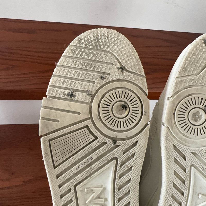 Louis Vuitton Louis Vuitton Trainer Sneaker in White 0079 Size US 9.5 / EU 42-43 - 7 Thumbnail