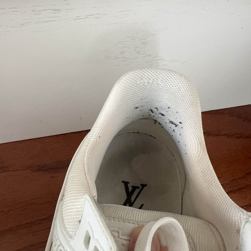 Louis Vuitton Louis Vuitton Trainer Sneaker in White 0079 Size US 9.5 / EU 42-43 - 13 Thumbnail