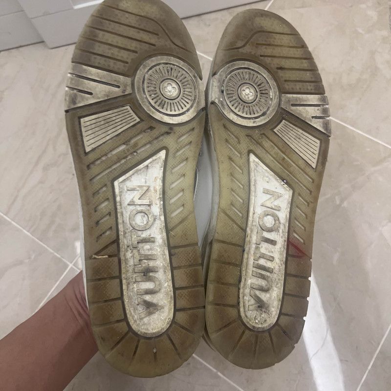 Louis Vuitton Louis Vuitton Trainer White Low-Top Fashion Sneakers 0079 Size US 9.5 / EU 42-43 - 4 Thumbnail