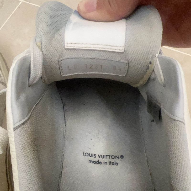 Louis Vuitton Louis Vuitton Trainer White Low-Top Fashion Sneakers 0079 Size US 9.5 / EU 42-43 - 5 Thumbnail