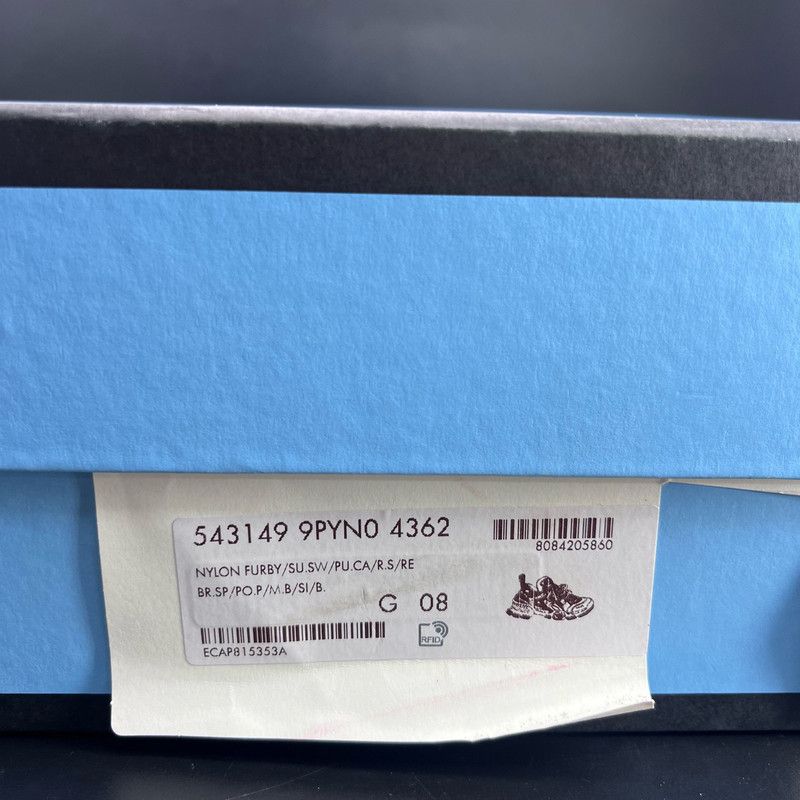 Gucci Gucci Flashtrek Low-Top Casual Sneakers for Men 0079 Size US 8.5 / EU 41-42 - 5 Thumbnail