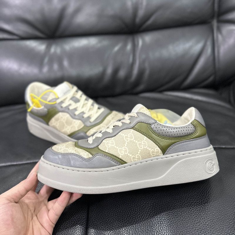 Gucci Chunky B Leather Low-Top Sneakers 0079