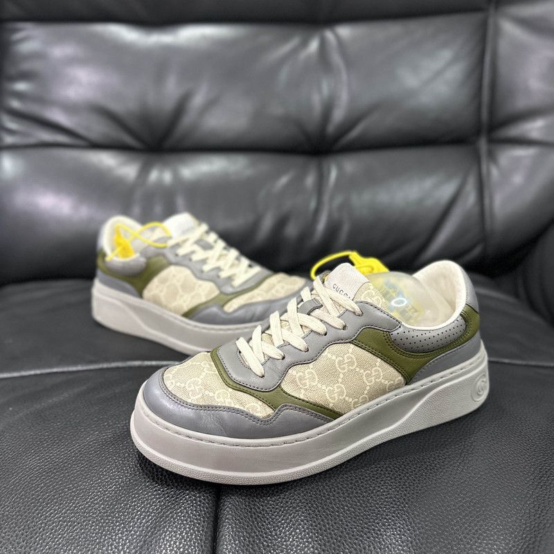 Gucci Chunky B Leather Low-Top Sneakers 0079
