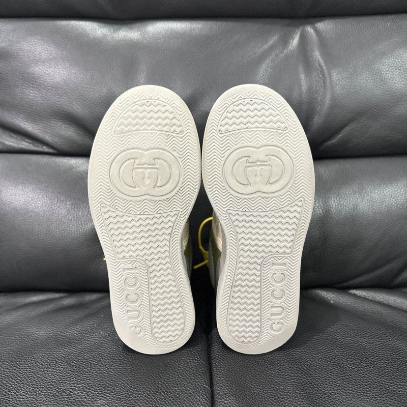 Gucci Chunky B Leather Low-Top Sneakers 0079