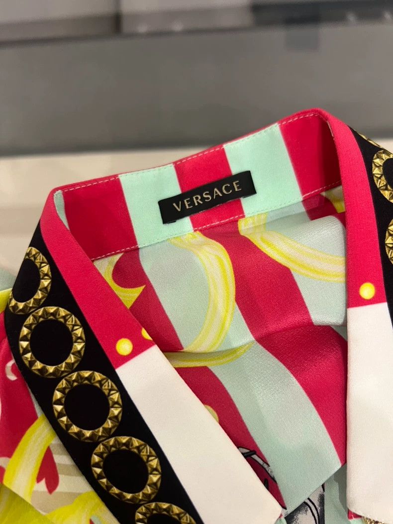 Versace Versace Women's Silk Button-Up Shirt - dmc Size US XL / EU 56 / 4 - 7 Thumbnail