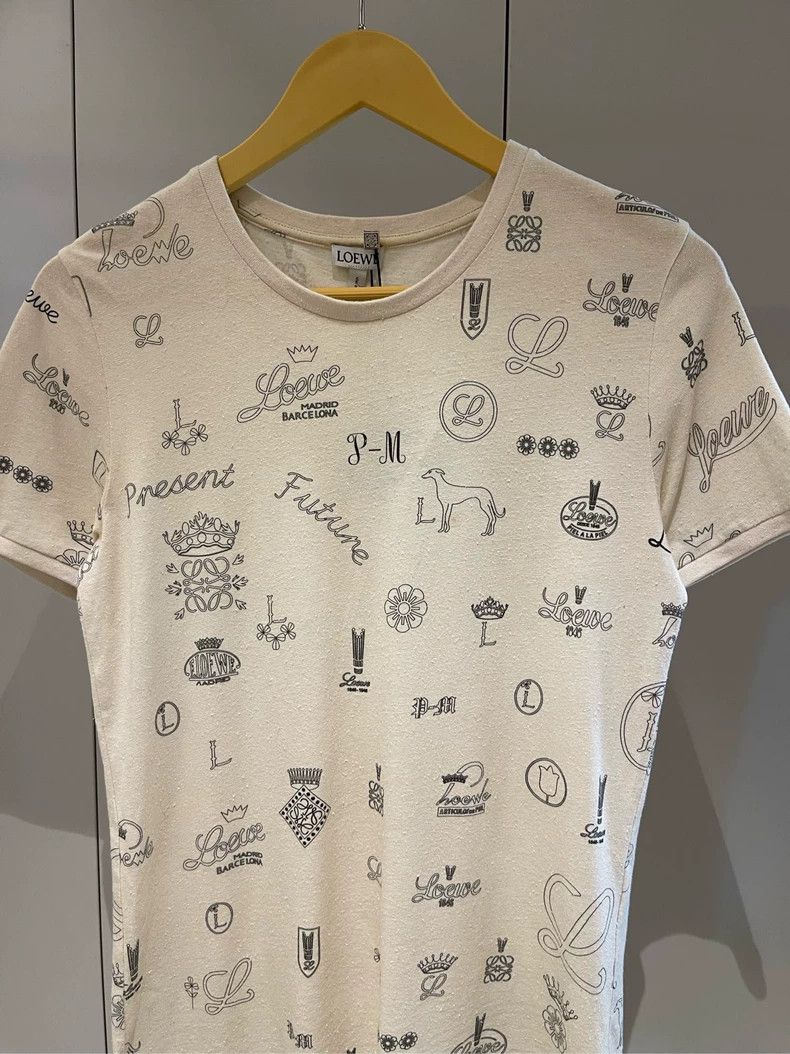 Loewe Loewe Beige Comic Logo Short Sleeve T-shirt - dmc Size US M / EU 48-50 / 2 - 7 Thumbnail