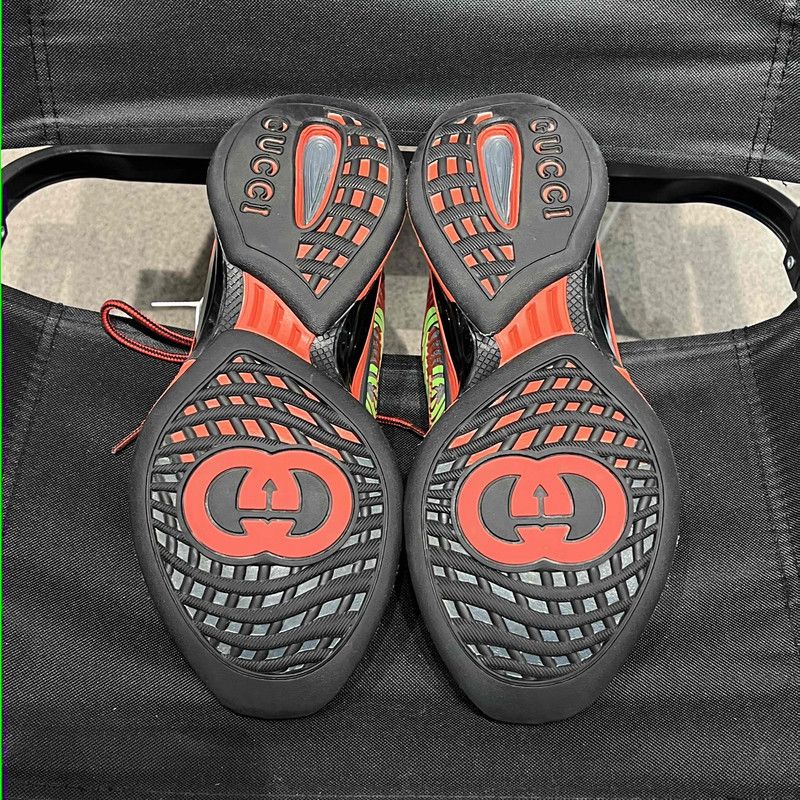 Gucci Gucci RUN Casual Lifestyle Sneakers for Men 0079 Size US 9 / EU 42 - 4 Thumbnail