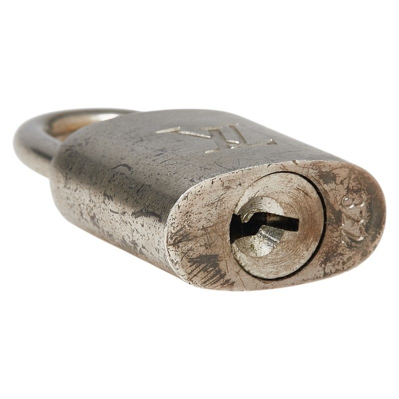 Louis Vuitton Louis Vuitton Louis Vuitton Cadena Metal Padlock Key Set Metal Charm Size ONE SIZE - 4 Thumbnail